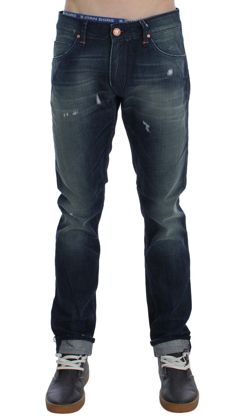 Acht Sleek Slim Fit Jeans aus italienischem Denim