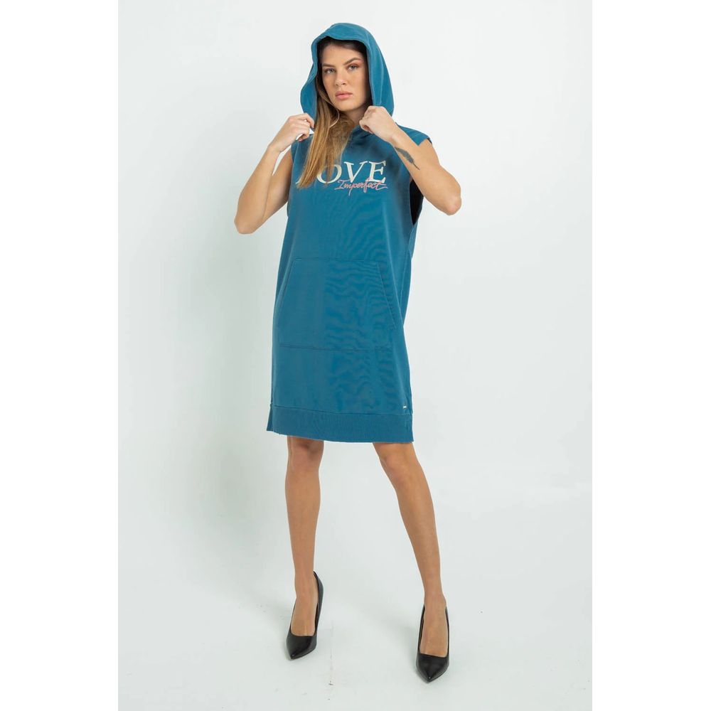 Robe longue à capuche bleue décontractée et imparfaite